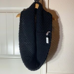 Old navy scarf one size color black